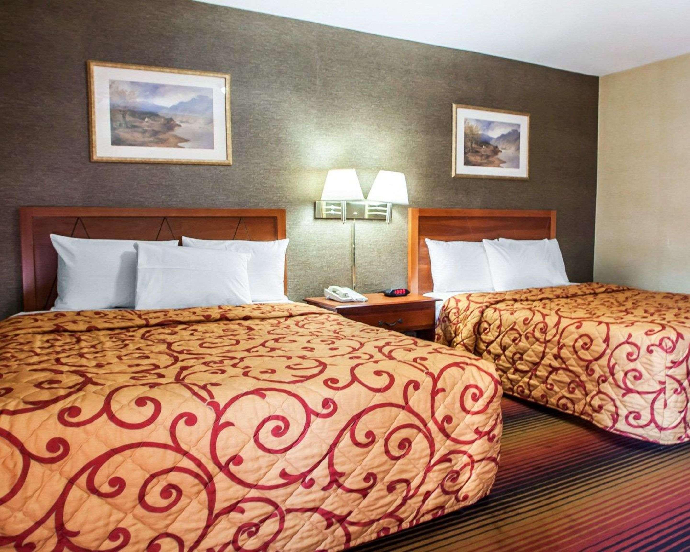 Rodeway Inn Jersey City Buitenkant foto