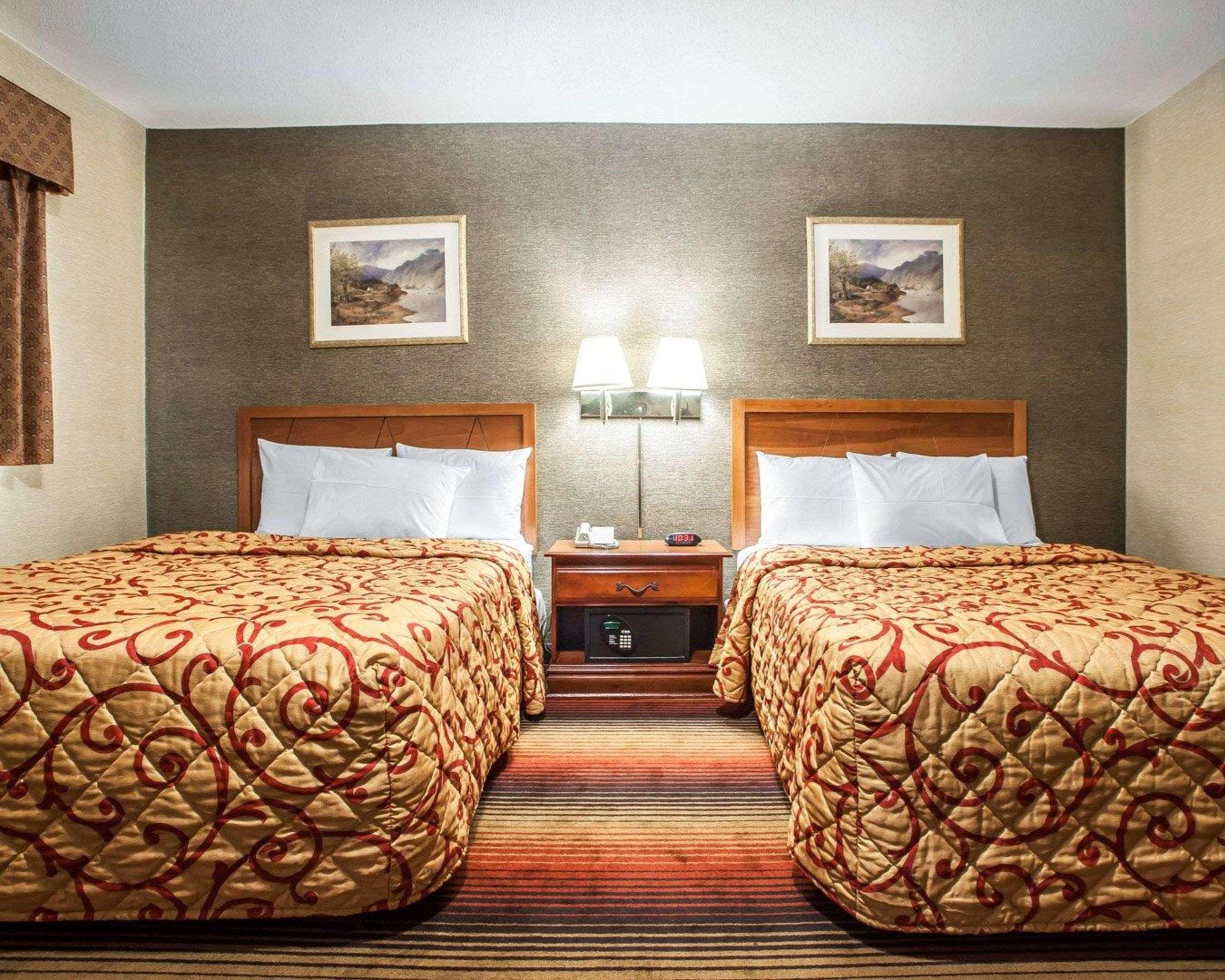 Rodeway Inn Jersey City Buitenkant foto