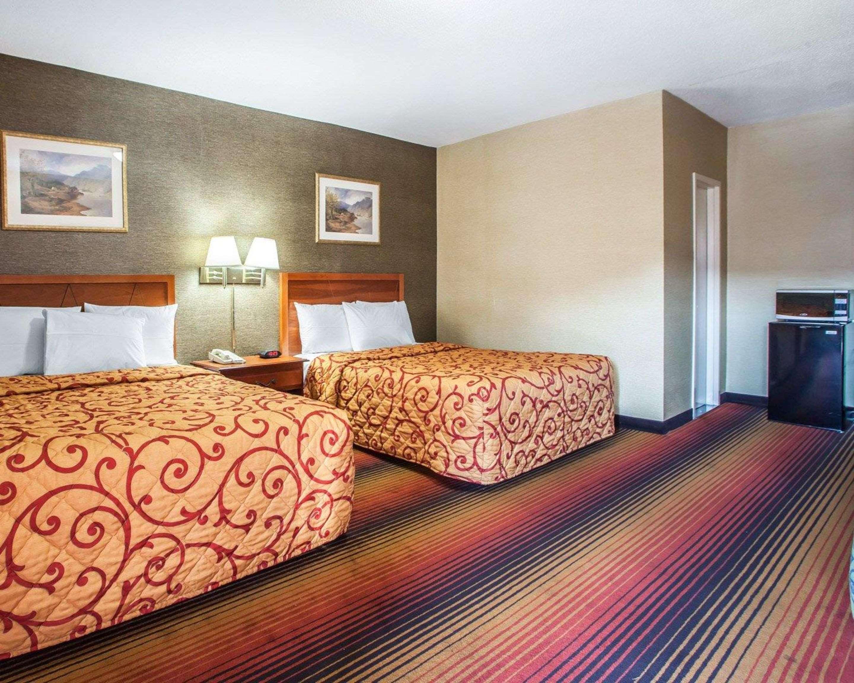 Rodeway Inn Jersey City Buitenkant foto